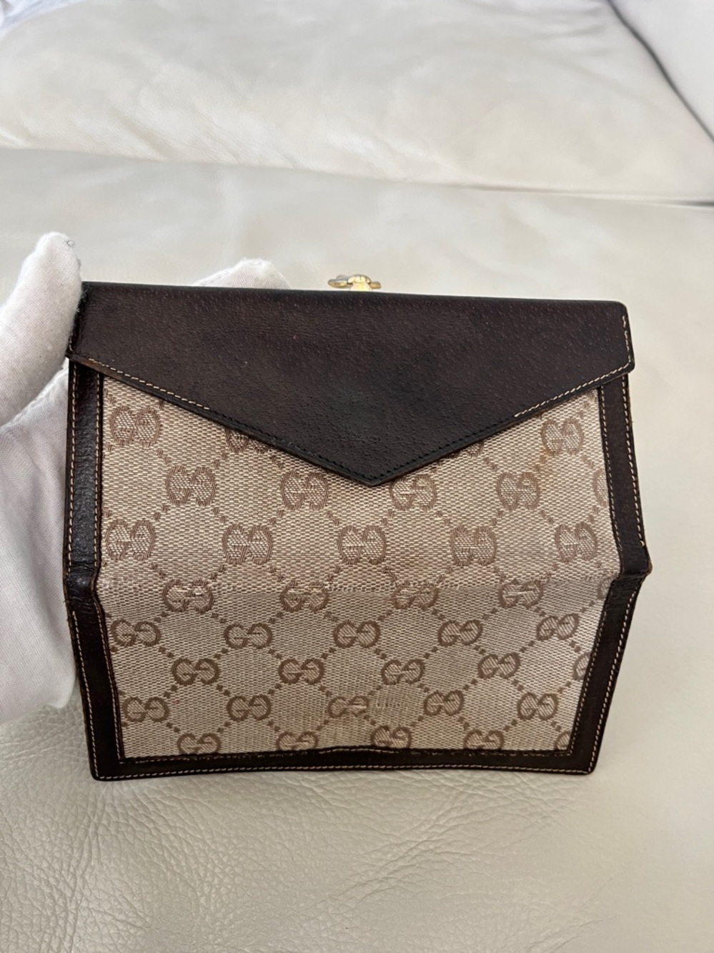 Gucci RARE Vintage Monogram Envelope Wallet with Hand Closure - Picture 8 of 13